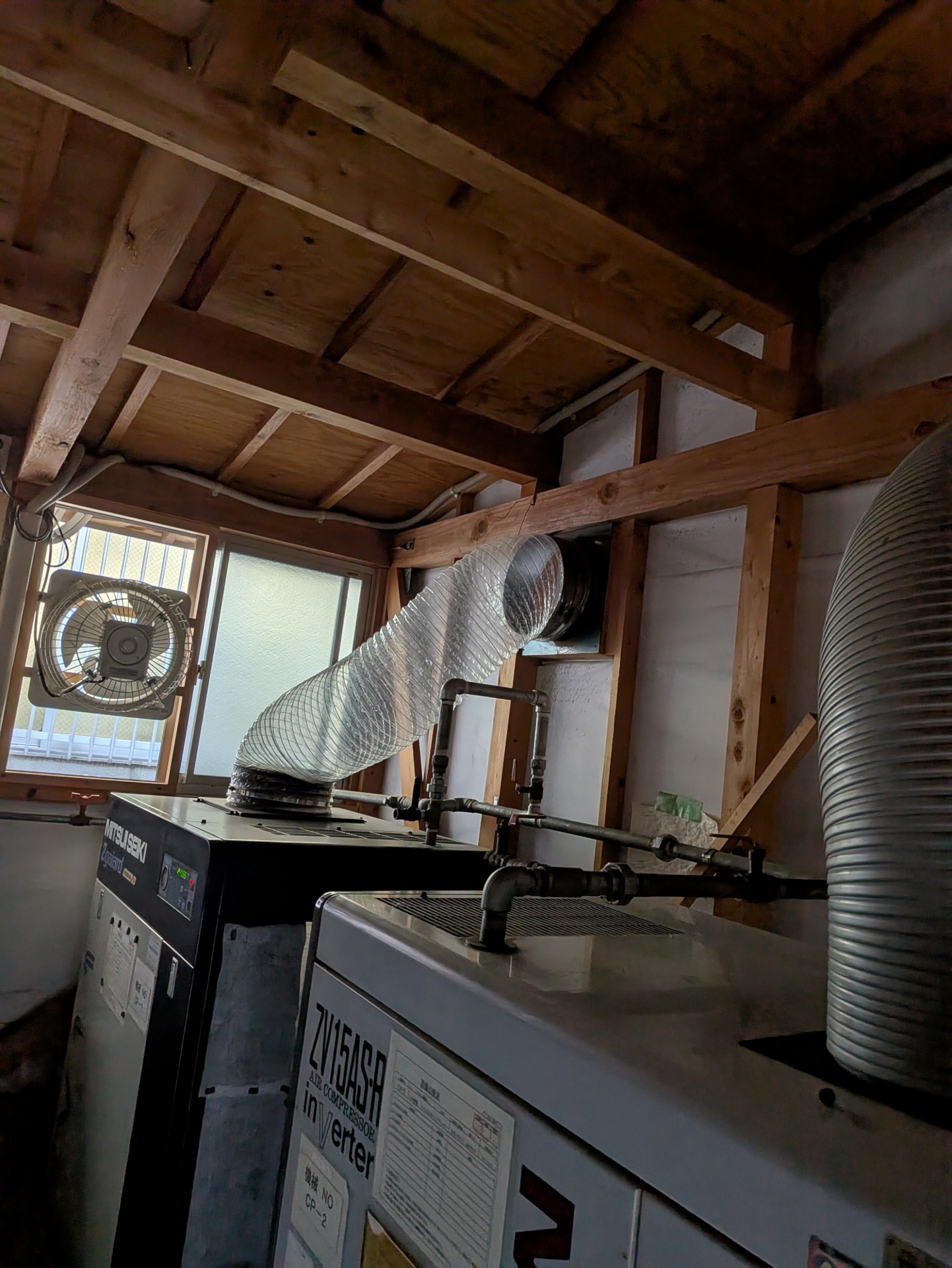 コンプレッサー交換に関わる電気配線工事