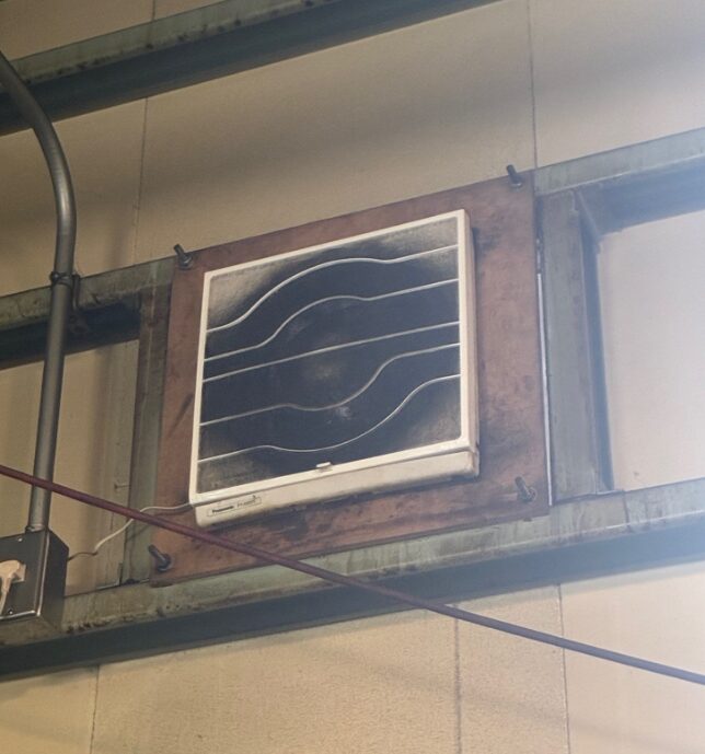 建屋構造と気流を調査し、最適な設置箇所と排気能力を見極めました